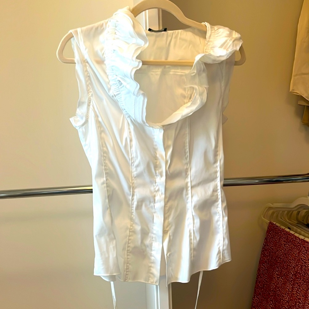 Peserico gorgeous blouse!! Perfect for spring and summer!